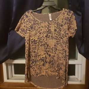 Lula Roe high-low short sleeve shirt